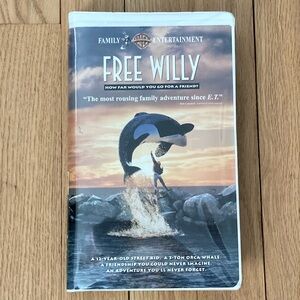 Warner Brothers Family Entertainment FREE WILLY Video, 1993